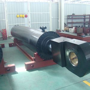 Barge / Dredger cylinder